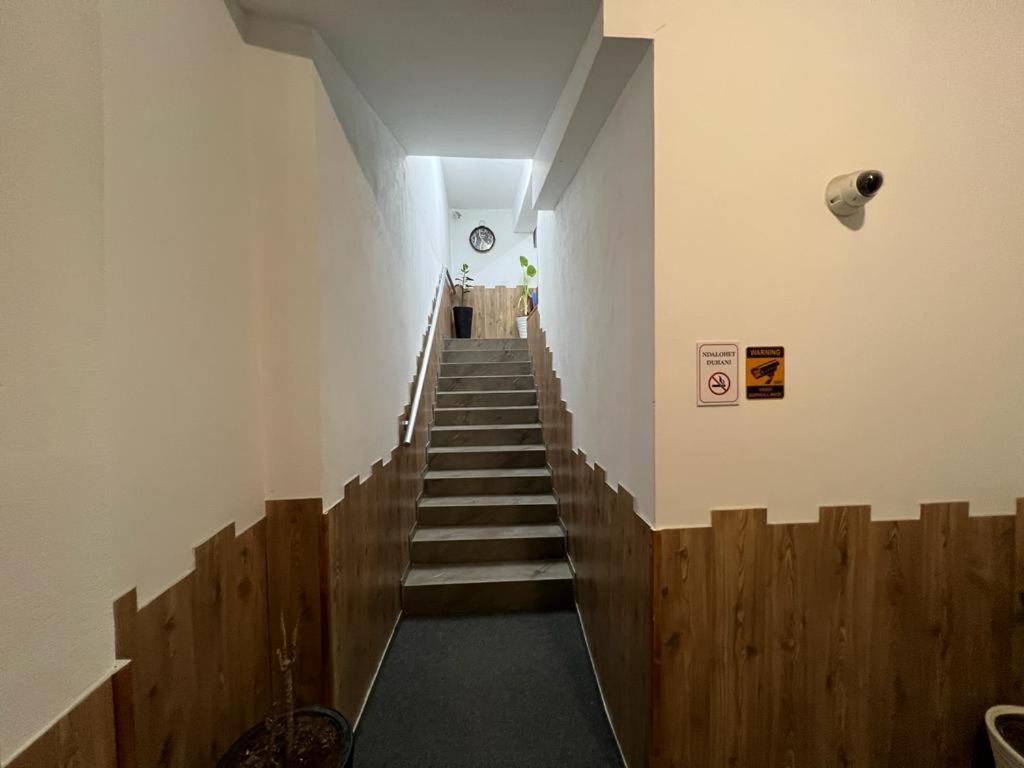 Skenderbej Rooms Тирана Экстерьер фото