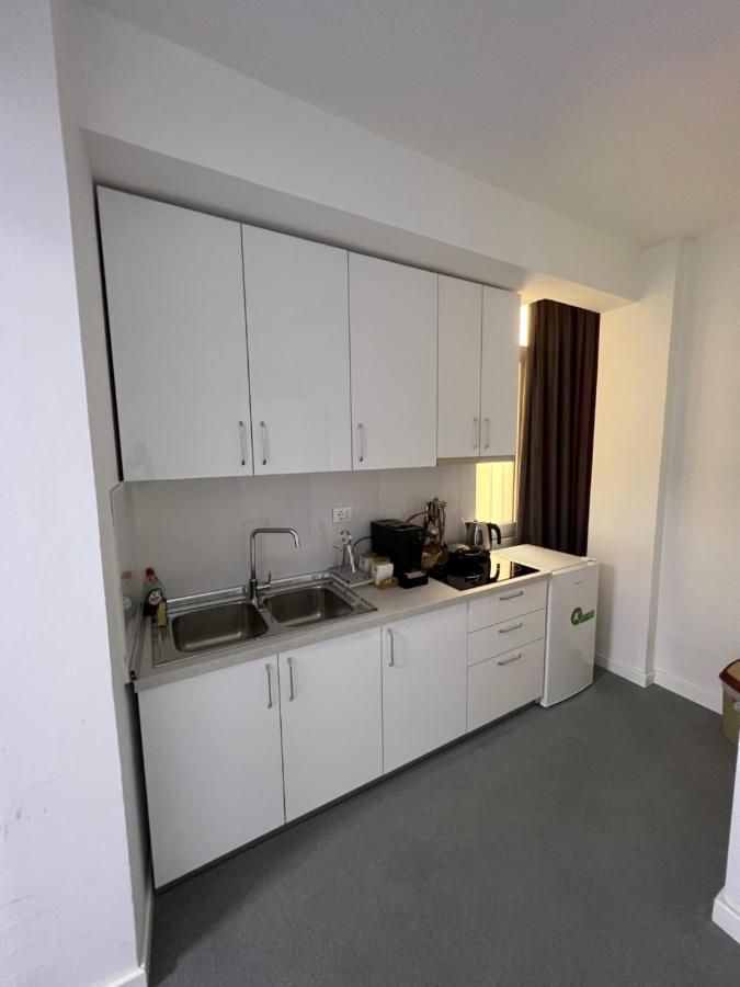 Skenderbej Rooms Тирана Экстерьер фото